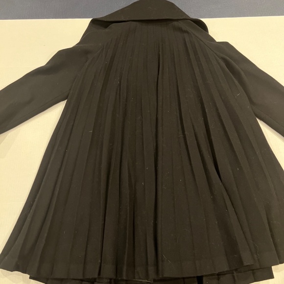 H&M PLEATED WOOL SWING COAT-- GENTLY WORN - Picture 5 of 5